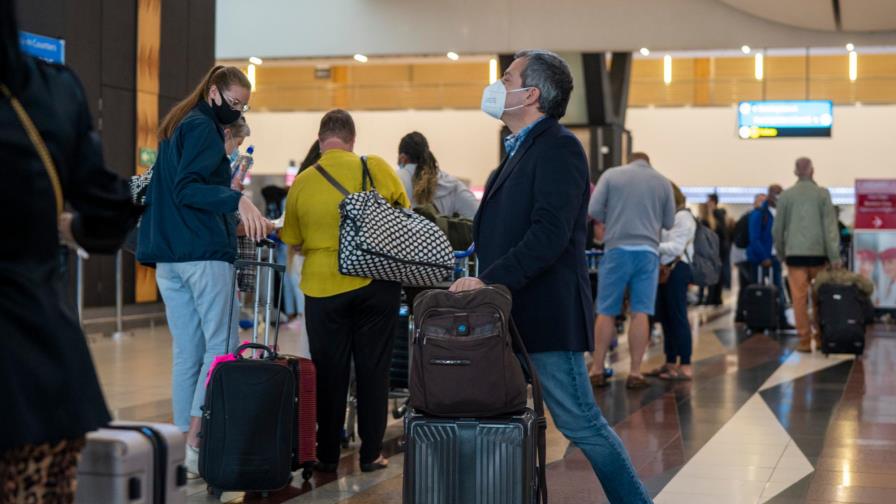 Alemania pide responsabilidad a viajeros llegados de Sudáfrica