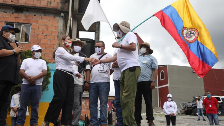 Líderes de Florida piden a Biden no quitar a las FARC de lista de terroristas