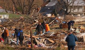 Tormentas dejan decenas de muertos en cinco estados de EEUU