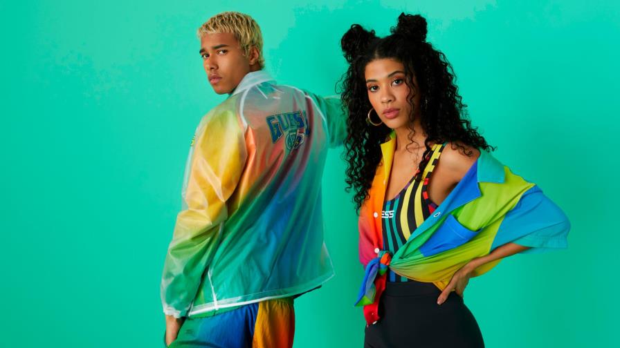 Echa un vistazo a la colección J Balvin Colores para Guess Echa un vistazo a la colección J Balvin Colores para Guess