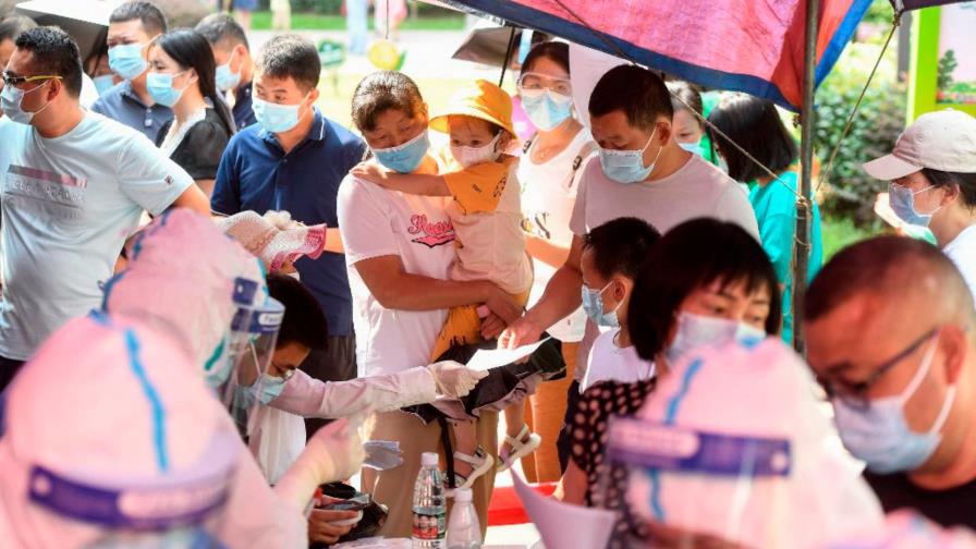 La mitad de los europeos totalmente vacunados, el COVID-19 vuelve a Wuhan