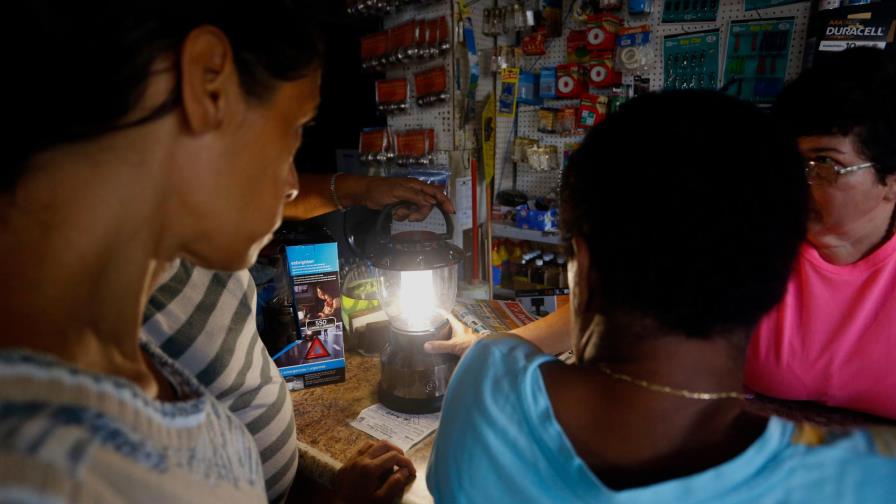 Apagones en Puerto Rico obligan al cambio de mando en eléctrica estatal