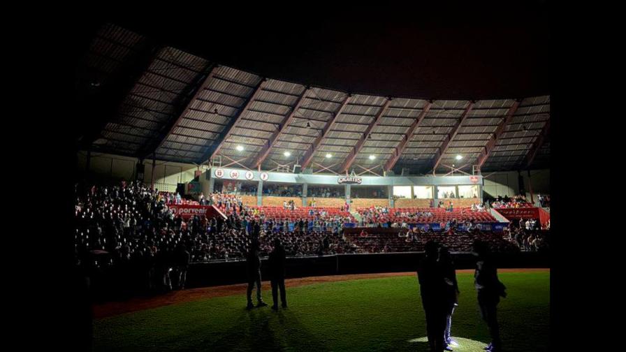 Gigantes frenan racha victoriosa de las Estrellas y se ponen a medio juego de la cima