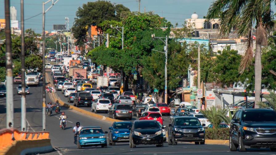 Falla eléctrica saca más de la mitad del sistema nacional