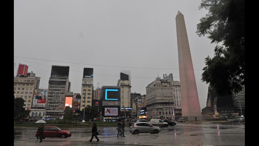 Argentina amanece a oscuras por un apagón total Argentina amanece a oscuras por un apagón total