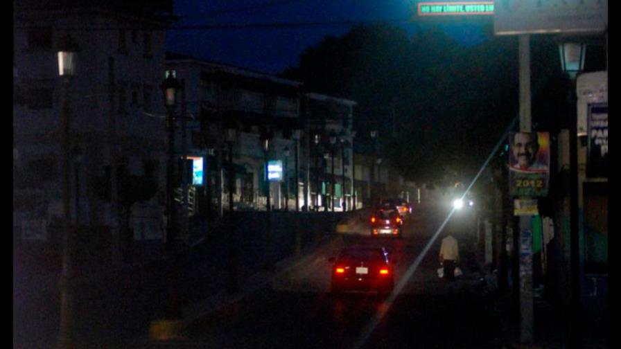 Reportan apagones a pocos minutos de que hable el presidente