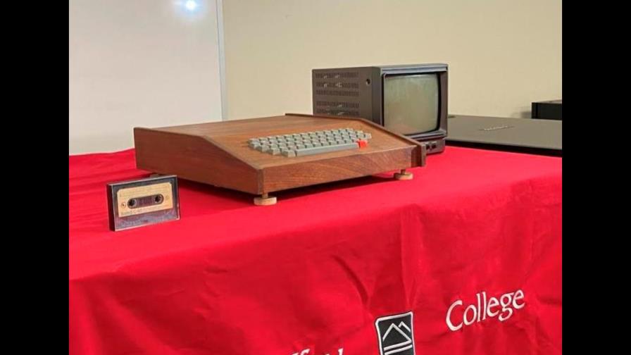 Un ejemplar del primer modelo de Apple de hace 45 años, a subasta en EE.UU.