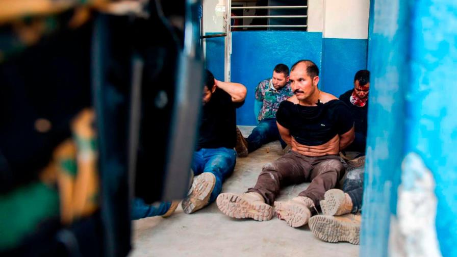 Denuncian que exmilitares colombianos detenidos en Haití están hacinados