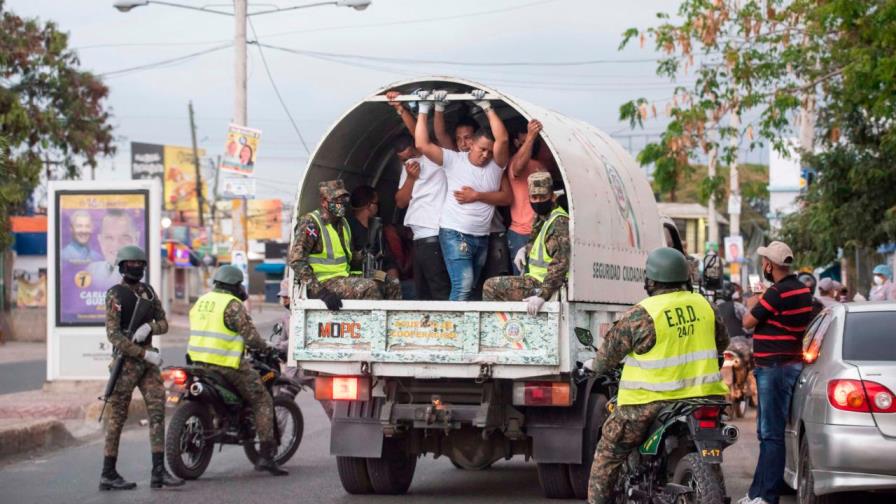 Policía apresa casi a 2,500 personas en “última noche de octubre”