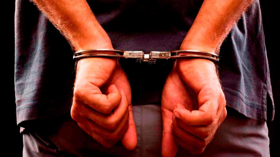Capturan dos hombres asaltando a un ciudadano en Higüey