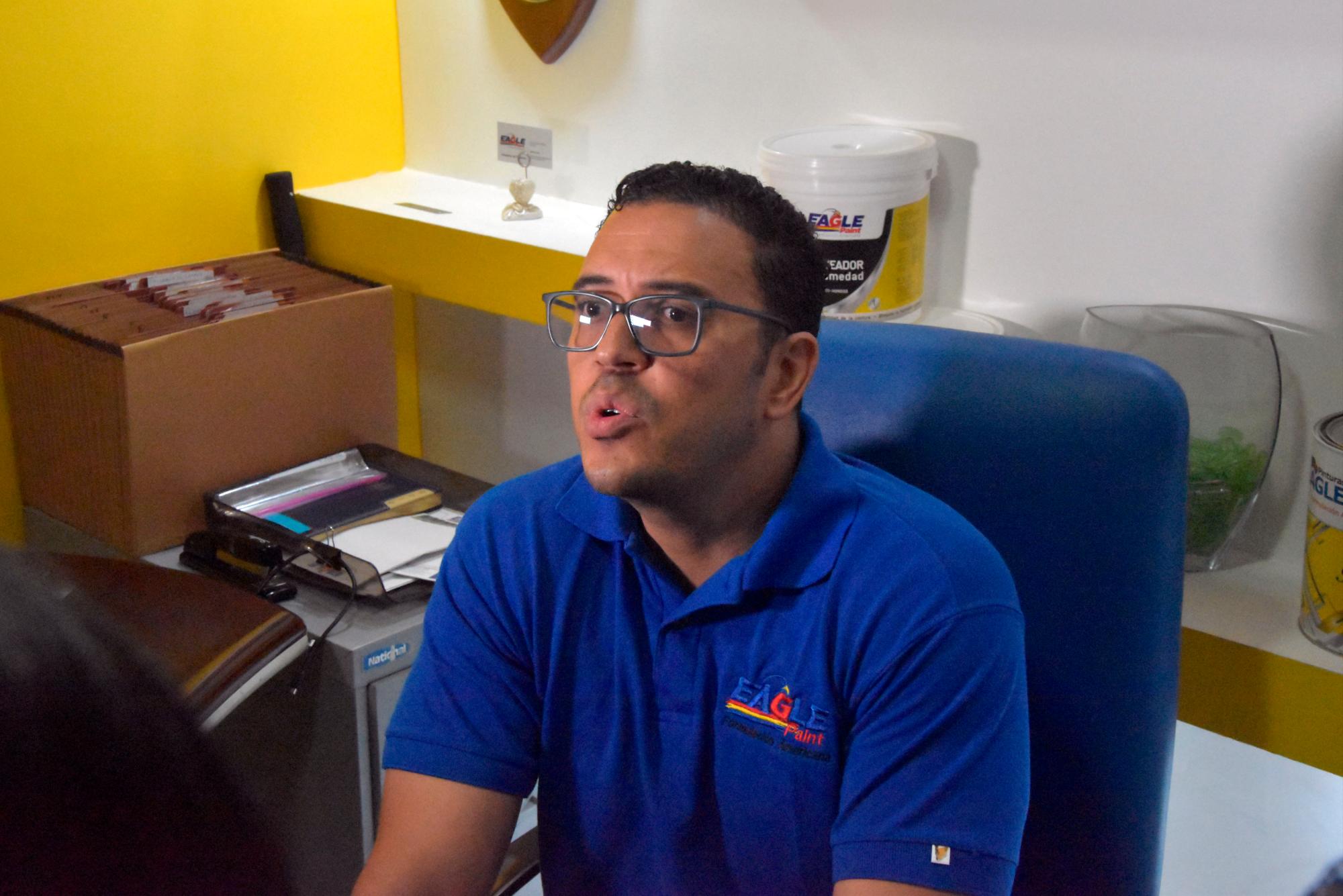  Aquiles Hernández, coordinador de operaciones de Eagle Paint.