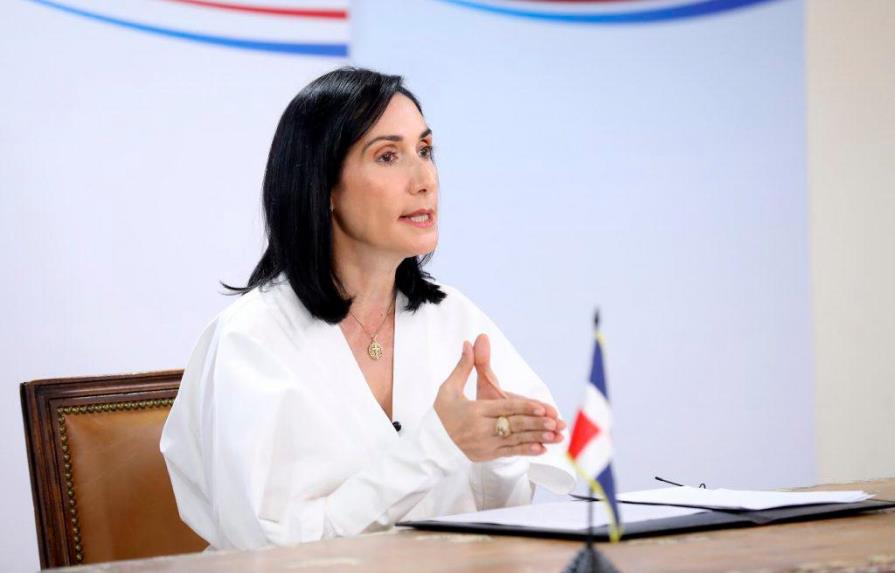 Raquel Arbaje: “No tengo aspiraciones presidenciales, apoyo a mi esposo y me mueve el servicio”