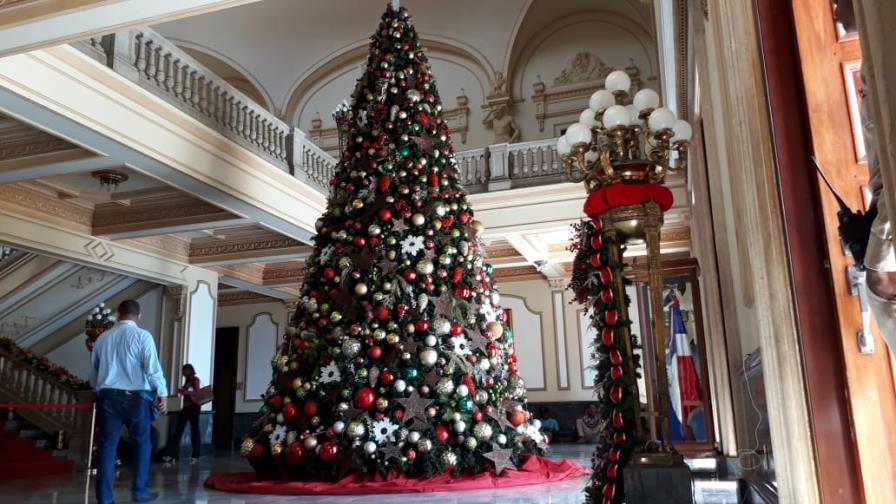 El espíritu navideño llega al Palacio Nacional