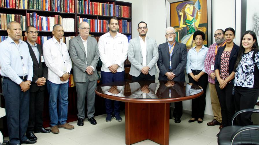 Familia Cott dona colección de fílmicos al Archivo General de la Nación 