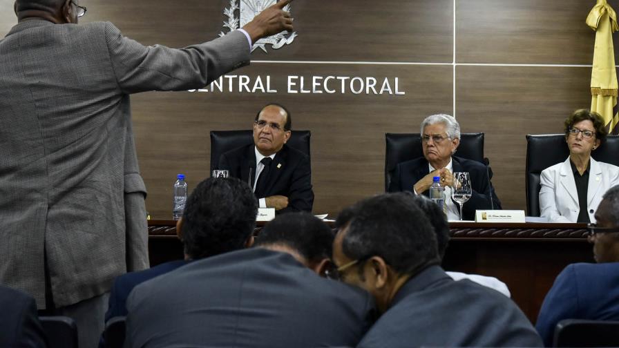 La Junta y los millones para las primarias; escepticismo en los partidos