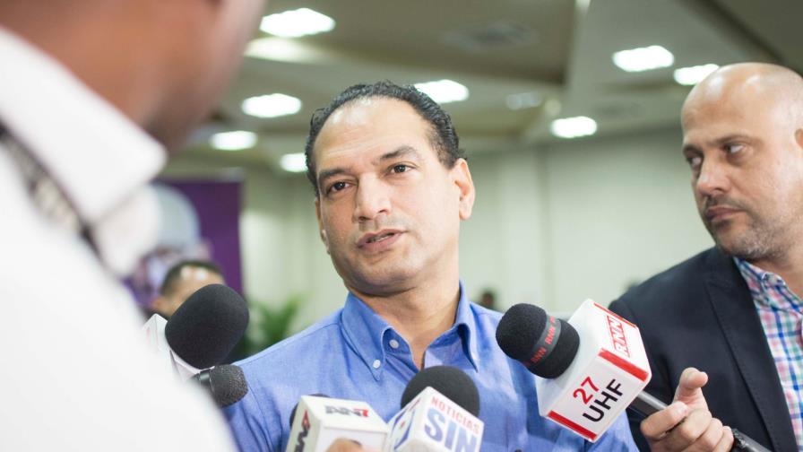 Simó, Elaine y Faride le entran a Laluz por comentario de mujeres deben pagar cuentas Simó, Elaine y Faride le entran a Laluz por comentario de mujeres deben pagar cuentas