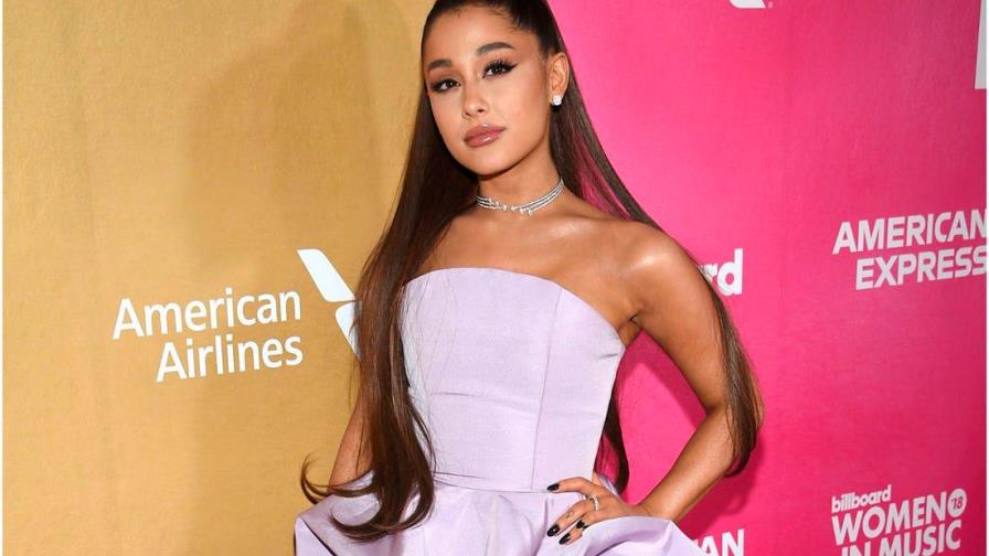 Fanático obsesionado con Ariana Grande llega hasta la puerta de su casa Fanático obsesionado con Ariana Grande llega hasta la puerta de su casa