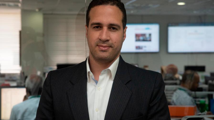 Ariel Manzanillo, otro rostro joven que se abre paso en Telenoticias 11
Nuevos talentos de la TV