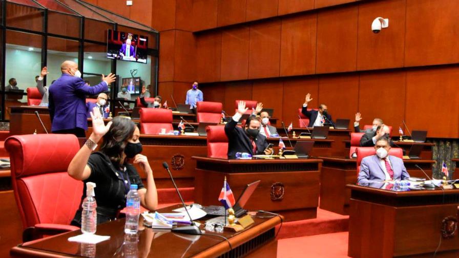 Senadores aprueban proyecto de ley que crea entidad para sustituir al Fonper