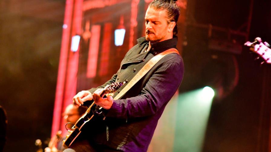 Arjona celebra salida de “Negro” con anuncio de otro concierto en Nueva York