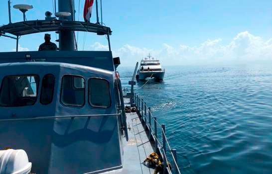 Armada rescata a cuatro personas que naufragaron luego de robar una embarcación 
