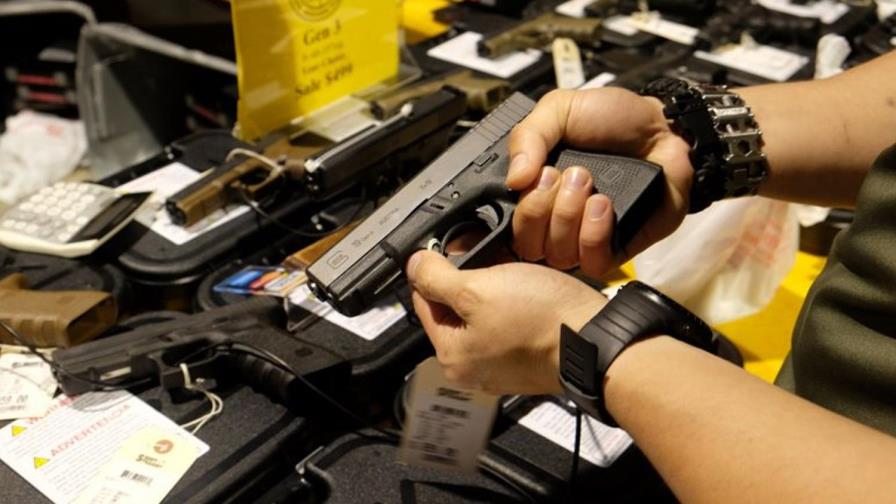 Juez ordena reapertura de armerías cerradas en Massachusetts 