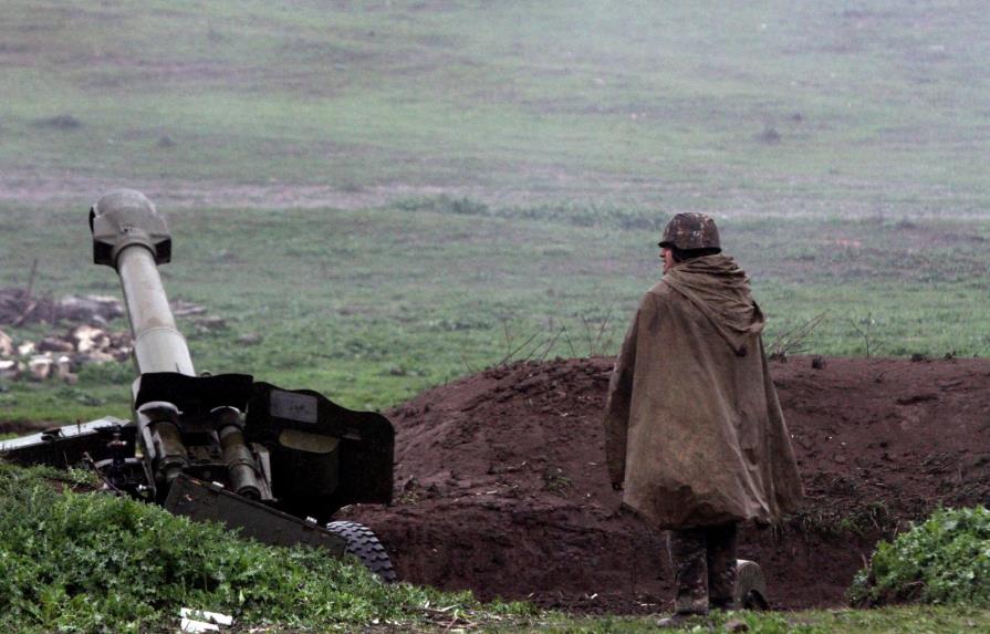 Armenia dice que Azerbaiyán ha declarado “guerra” y pide ayuda internacional