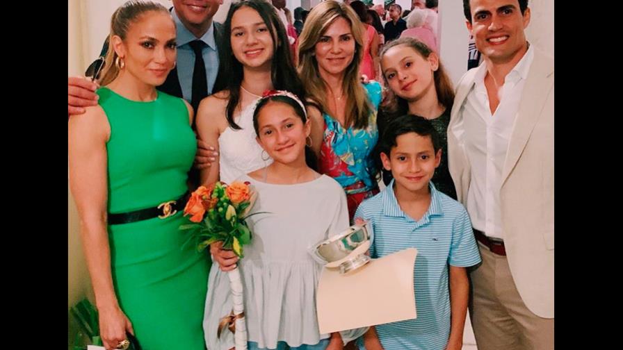 ¡Otra muestra de cordialidad! A-Rod y su exesposa coinciden con JLo ¡Otra muestra de cordialidad! A-Rod y su exesposa coinciden con JLo
