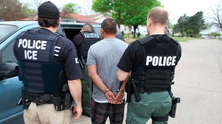 Illinois disminuye cooperación para detener a inmigrantes