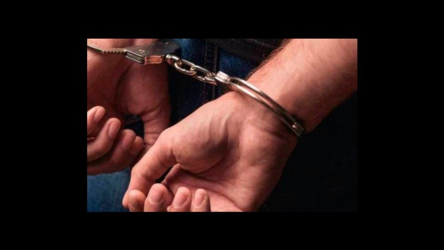 Arrestan a un estudiante por introducir una pistola en un colegio de Florida
