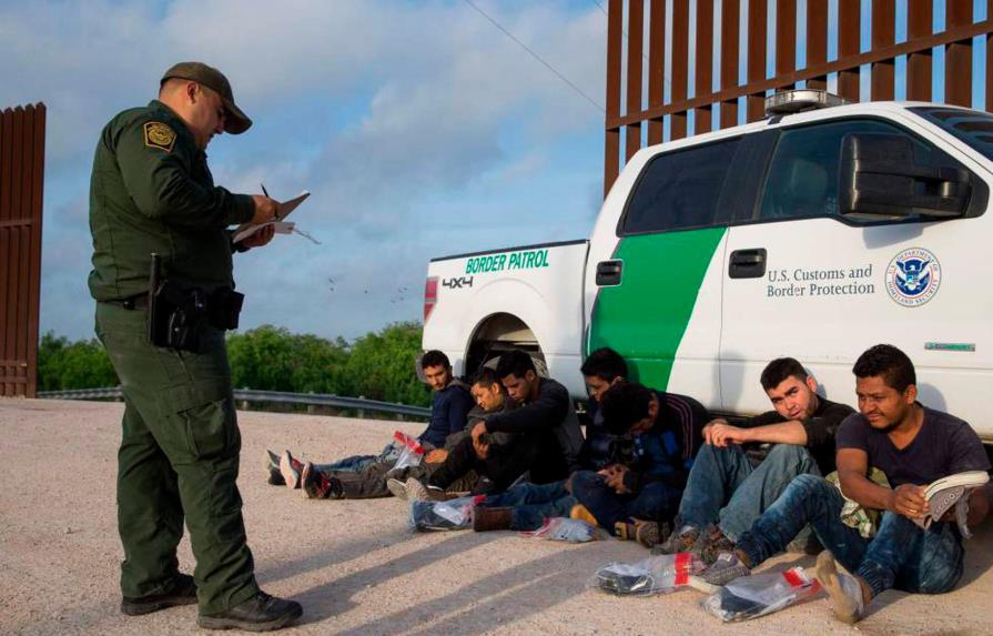 Los arrestos en la frontera de EE.UU. con México alcanzan cifras nunca vistas