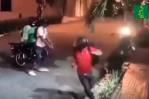 Video| Delivery se tira de motor para evitar que lo maten en medio de un asalto
