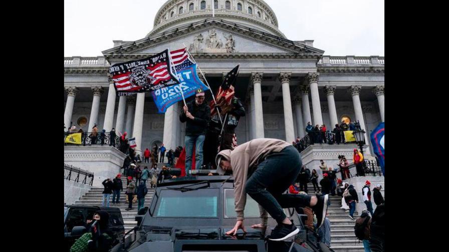 Arrestan a otro hombre que irrumpió en Capitolio de EEUU Arrestan a otro hombre que irrumpió en Capitolio de EEUU