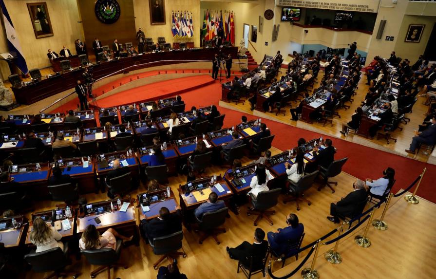 La Asamblea Legislativa salvadoreña nombra fiscal general a Rodolfo Delgado