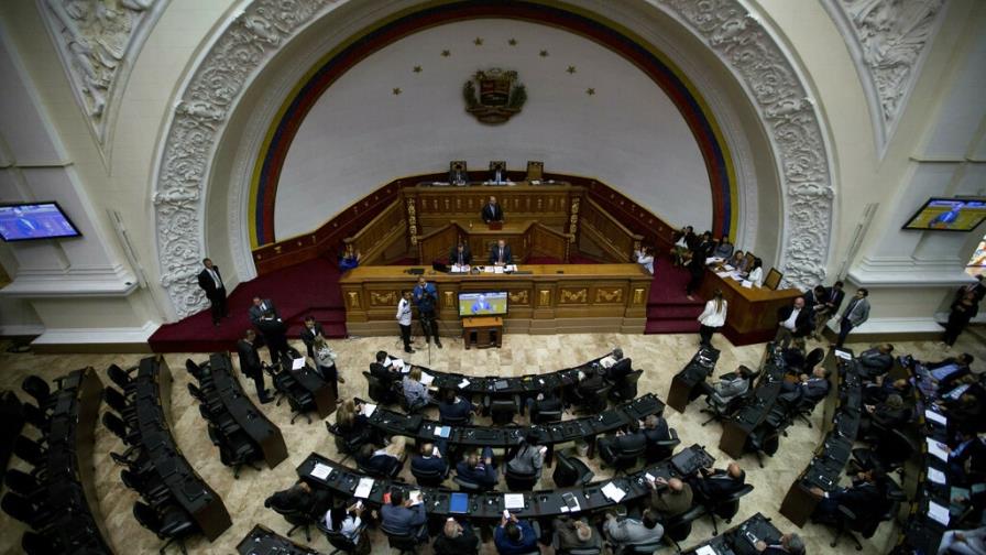 Parlamento autoriza designación de diplomáticos en diez países sugeridos por Guaidó Parlamento autoriza designación de diplomáticos en diez países sugeridos por Guaidó