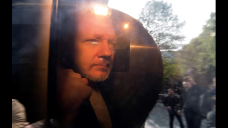  Assange, condenado a 50 semanas de cárcel por un tribunal londinense