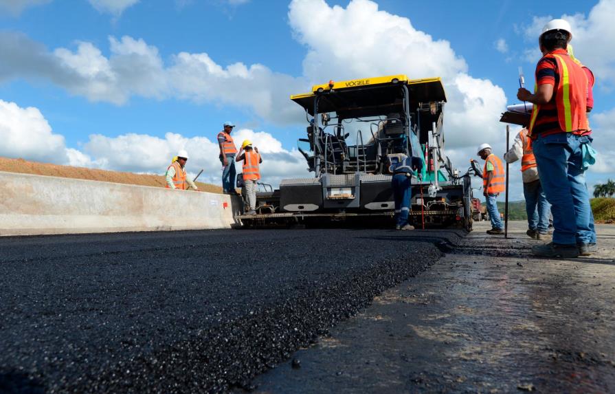 Dirección de Contrataciones dice Obras Públicas incumplió con ley para adquisición de asfalto 