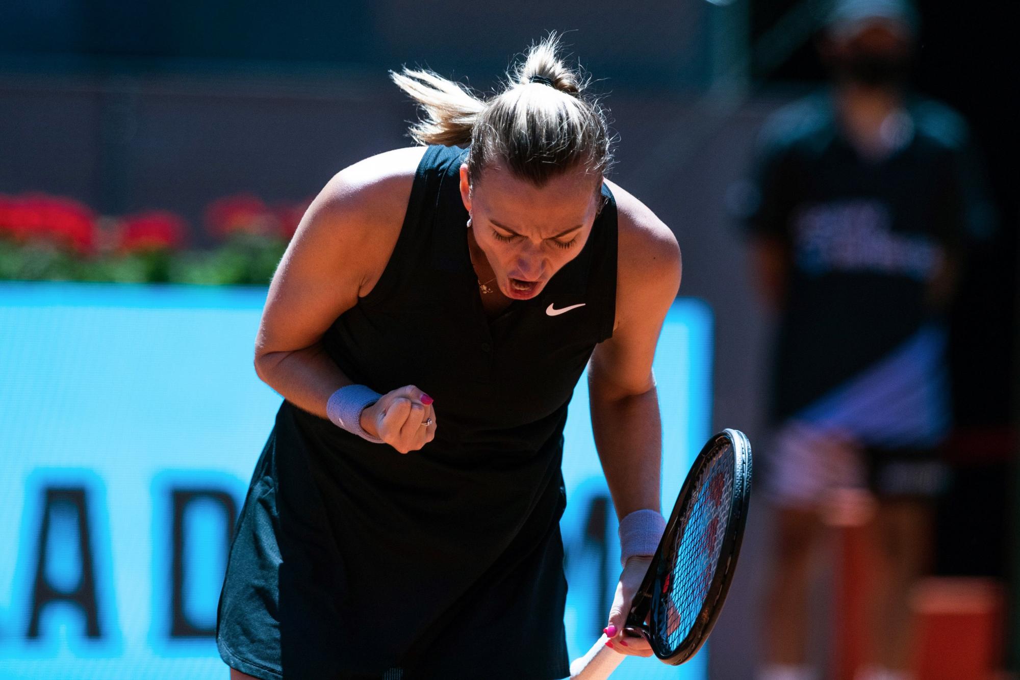 La checa Petra Kvitova, durante su partido del Mutua Madrid Open ante la australiana Ashleigh Barty, disputado este miércoles en la Caja Mágica. (EFE/Rodrigo Jiménez)