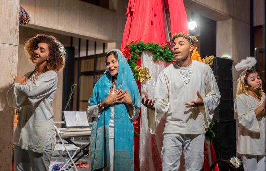 Cementos Cibao enciende 19 arbolitos de Navidad 