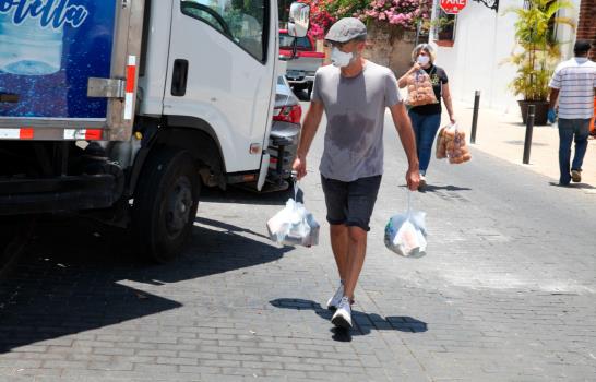 Asociación Ovando dona alimentos a 150 familias de la Zona Colonial Asociación Ovando dona alimentos a 150 familias de la Zona Colonial