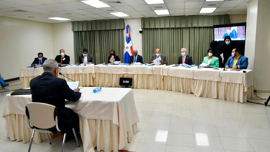 Entrevistas para JCE siguen: PLD presiona y Mejía despeja dudas