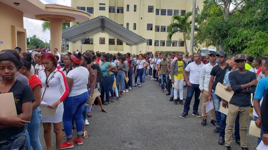 Más de mil jóvenes buscan ser elegidos agentes penitenciarios Más de mil jóvenes buscan ser elegidos agentes penitenciarios