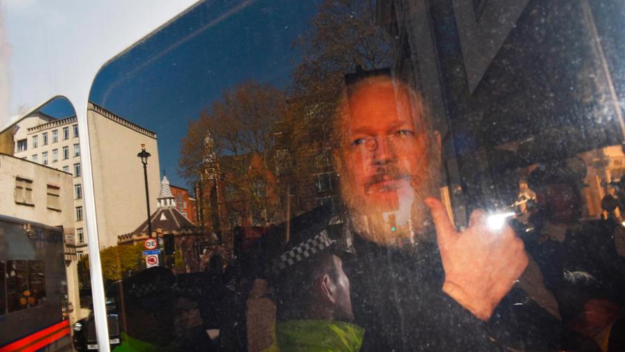En una cárcel inglesa, Assange inicia un largo combate contra su extradición