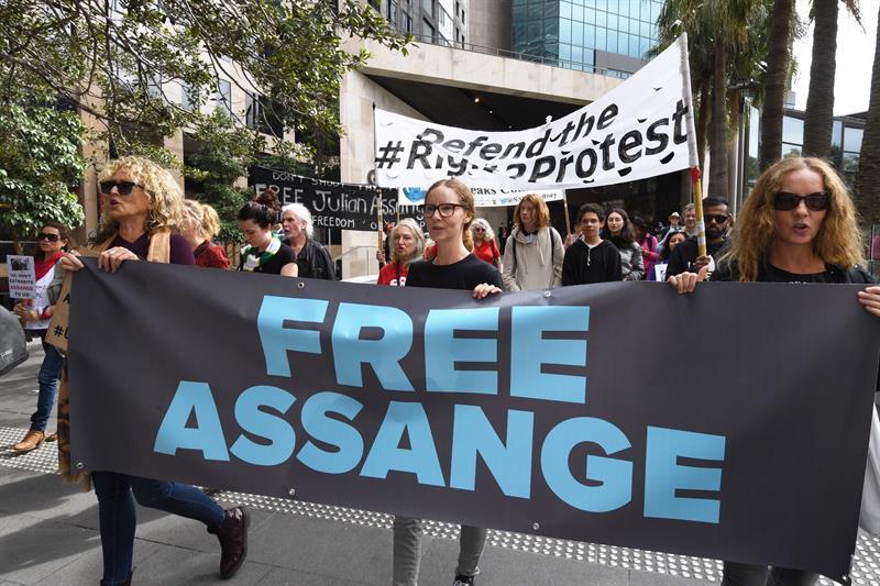 La ONU pide que se garantice el derecho de Assange a un juicio justo