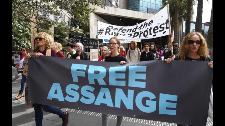 La ONU pide que se garantice el derecho de Assange a un juicio justo