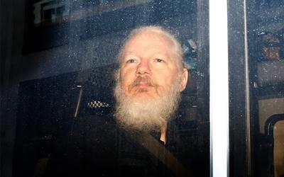 Presión para que Londres priorice la extradición de Assange a Suecia