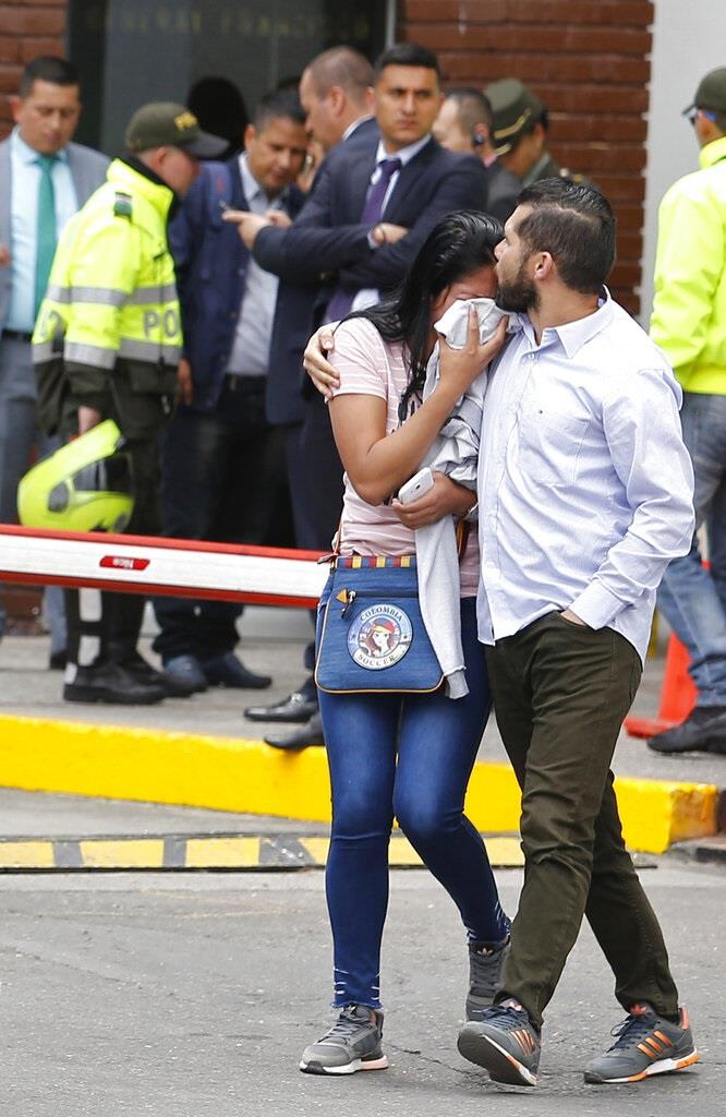 Suben a nueve los muertos y a 26 los heridos por carro bomba en Bogotá 