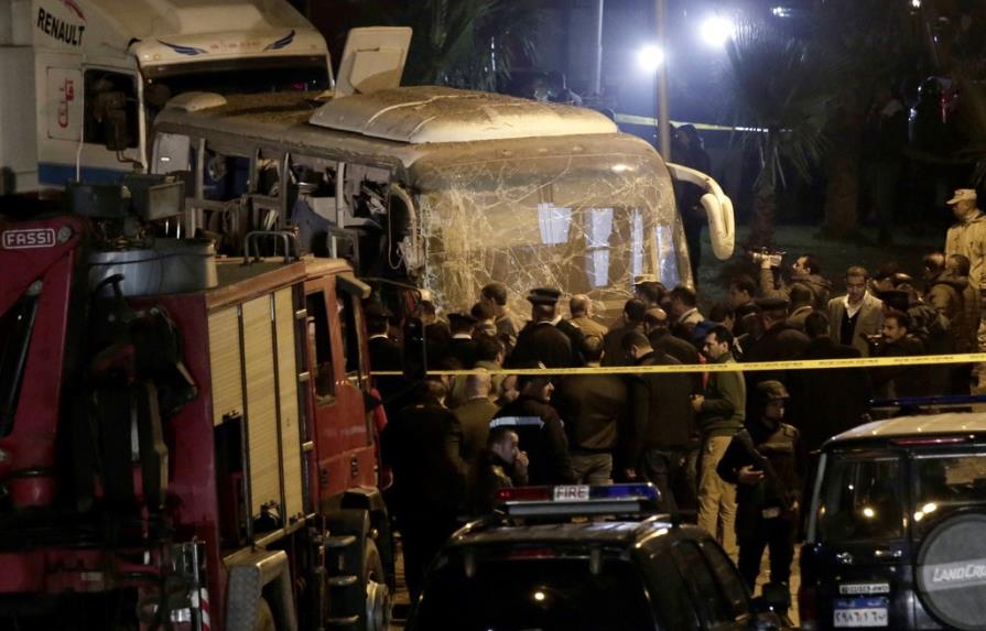 Policía egipcia mata a “40 terroristas” tras ataque a turistas que dejó cuatro muertos