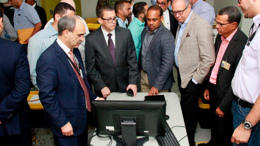 Partidos auditan conexiones inalámbricas de equipos del voto automatizado