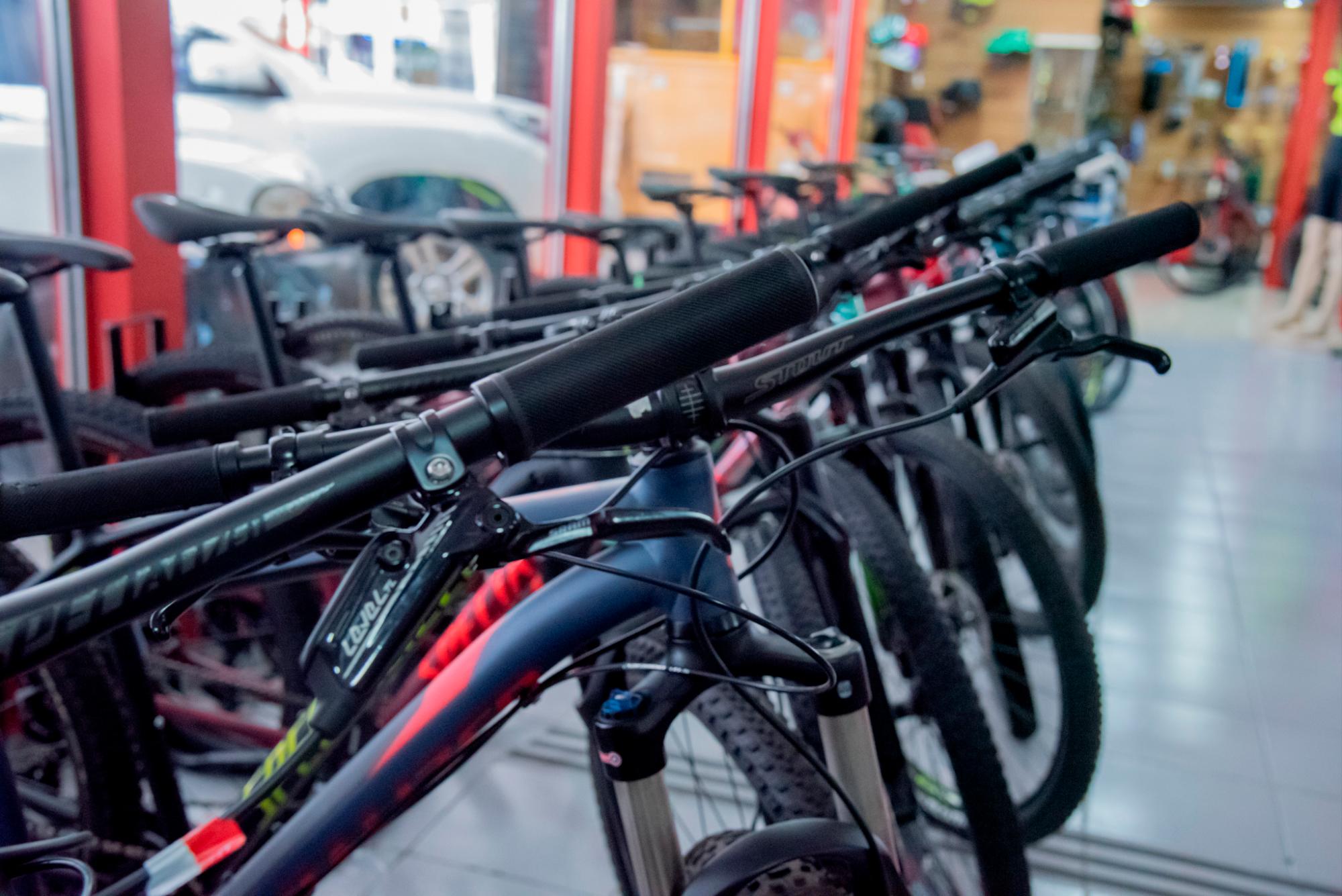 La bicicletas son usadas como medios de transporte y también para realizar ejercicios. 